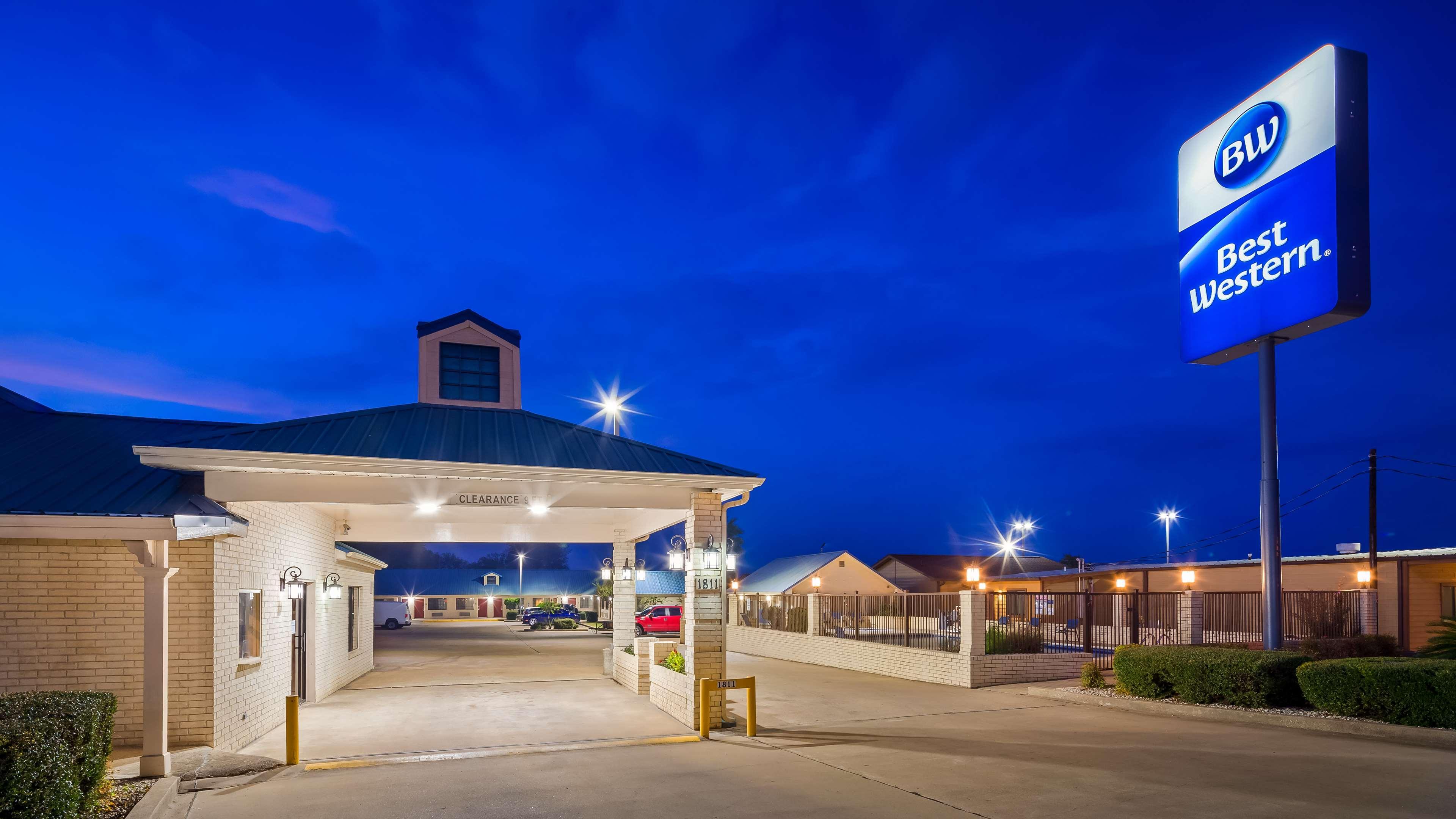 Best Western Regency Inn & Suites Gonzales Exteriér fotografie