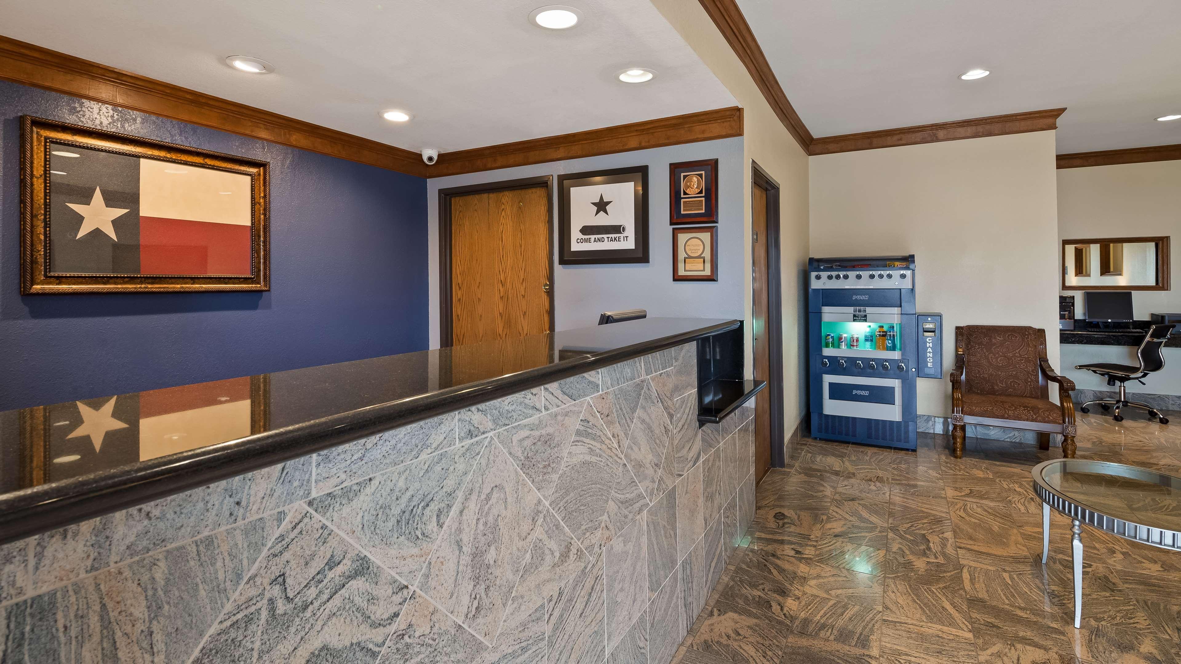 Best Western Regency Inn & Suites Gonzales Exteriér fotografie
