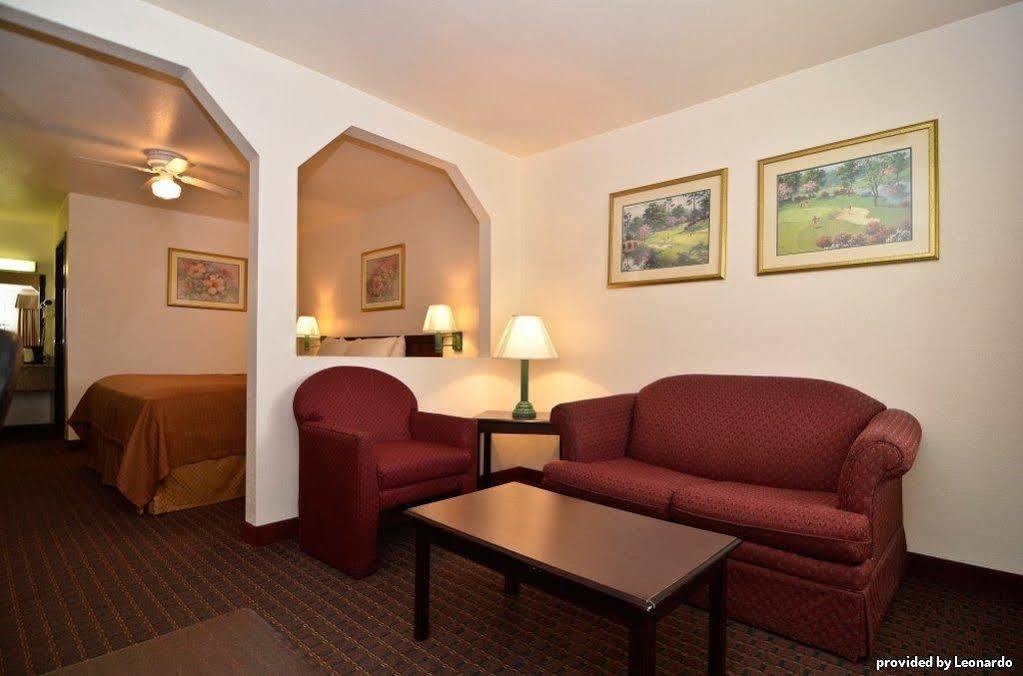 Best Western Regency Inn & Suites Gonzales Pokoj fotografie